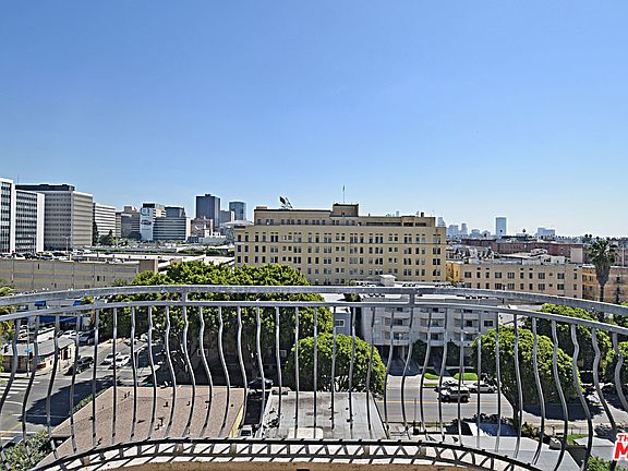 2nd image of 700 S Ardmore Ave #Penthouse 4
