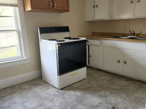 2nd image of 152 29th Ave N APT 1