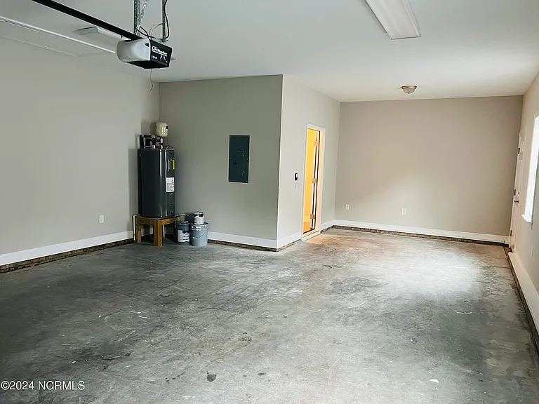 431 Branchwood Dr — Photo 25