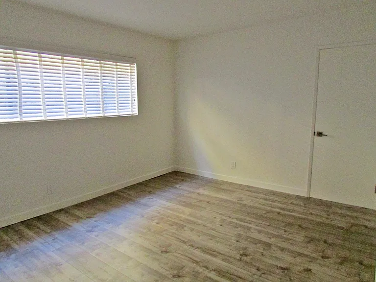 11511 Rochester Ave #11 — Photo 13