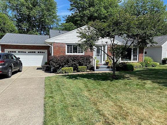 2nd image of 40 Lenora Dr