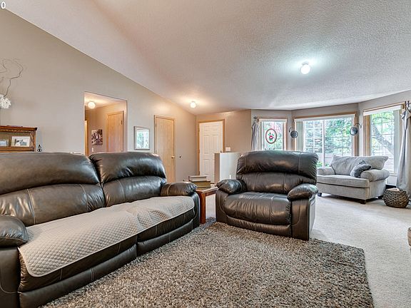 3rd image of 10814 NE 81st Way