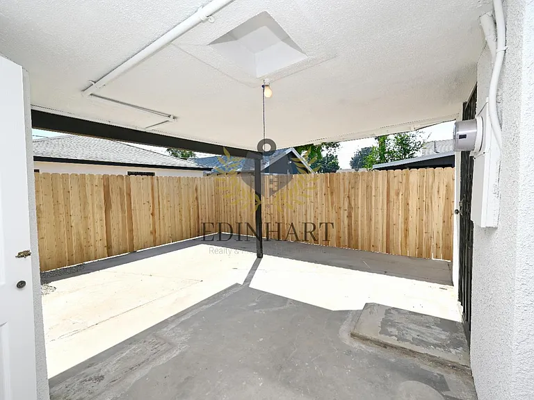 1584 N Carruth Ave #A — Photo 31
