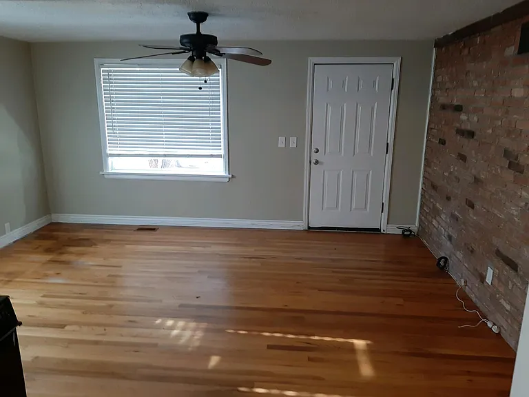 1108 S Longmont Ave — Photo 11