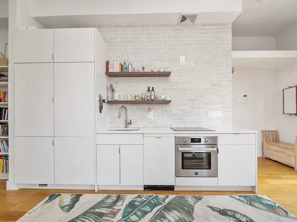 216 Pulaski St #3L, Brooklyn, NY 11206