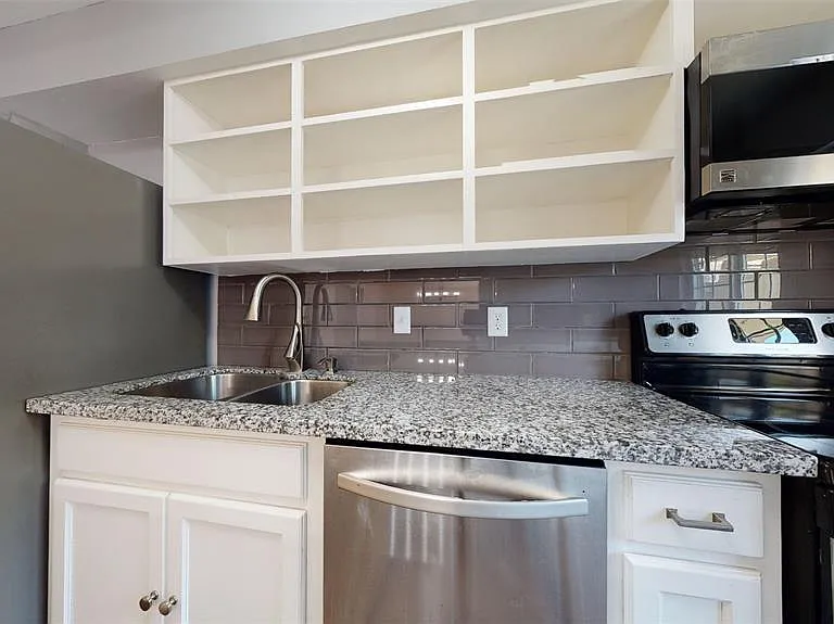 2121 Winrock Blvd #43 — Photo 17
