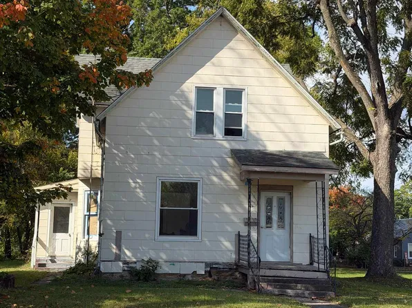 707 S Starr Ave, Burlington, IA 52601