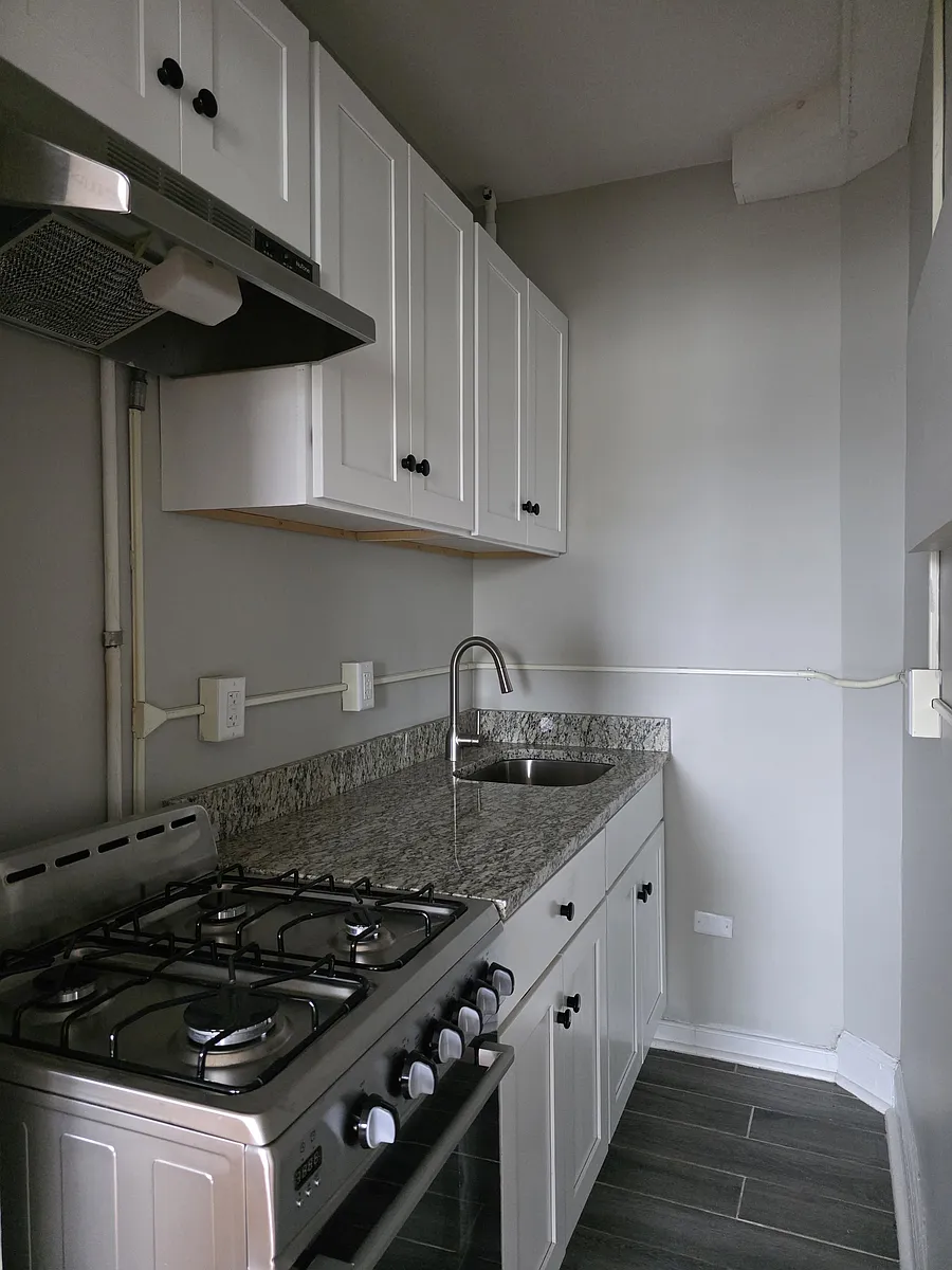 Building Photo - 1175 Chapel St #E2