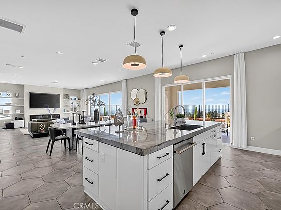 4th image of 265 Orchid Ct