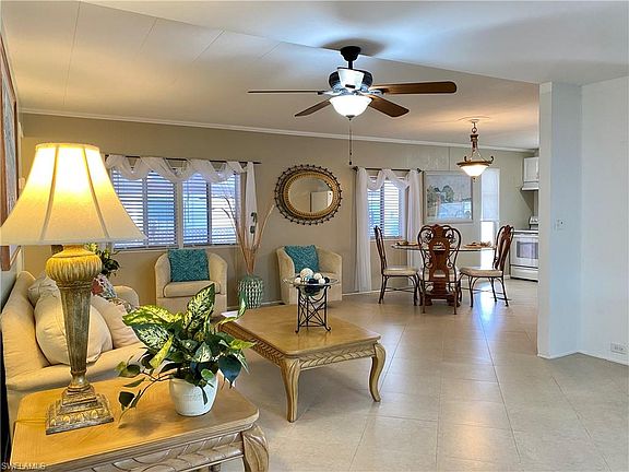 3rd image of 9 Enchanting Blvd Unit E