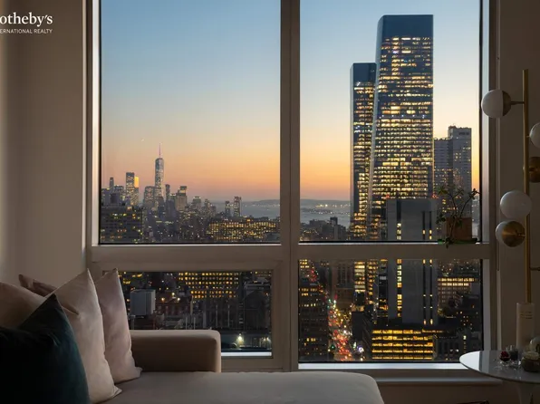 350 West 42nd Street image 4 of 19