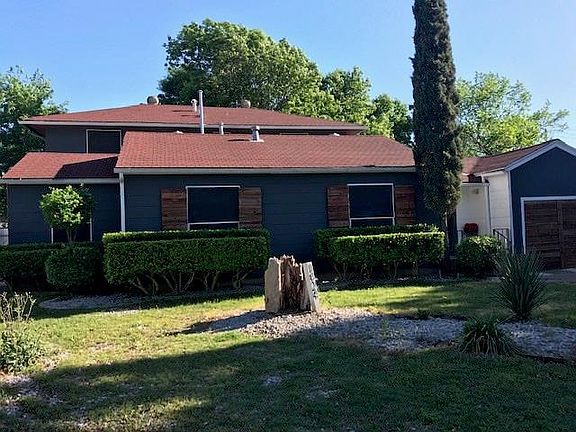 2nd image of 1424 Lakewood Dr