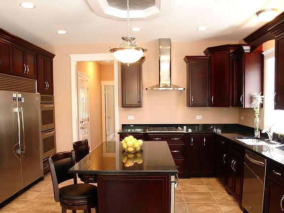 2nd image of 676 S Hillside Ave