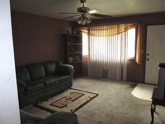 5th image of 1054 W 60th Pl