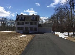 135 Lehman Rd, Bushkill, PA 18324