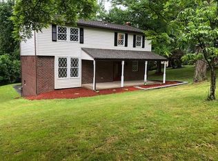 4 Stonehenge Dr, Washington, PA