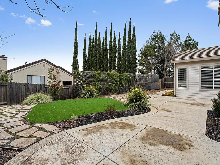 129 Biscayne Way — Photo 41