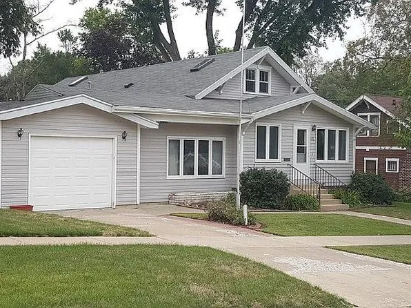 438 10th Ave N, Fort Dodge, IA 50501