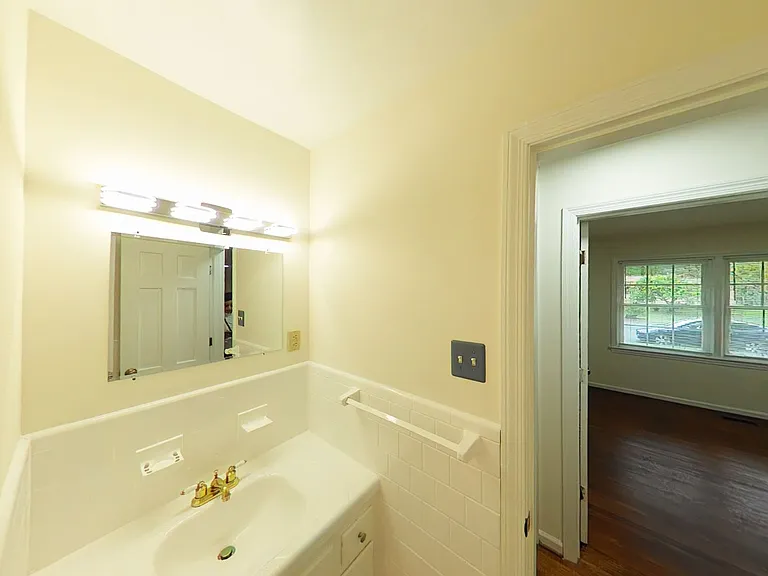859 Catalina Dr — Photo 8