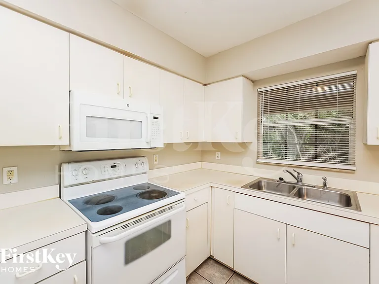 774 Bell Blvd S — Photo 8