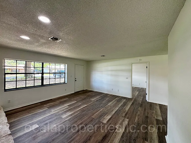 3380 NE 44th Pl — Photo 8
