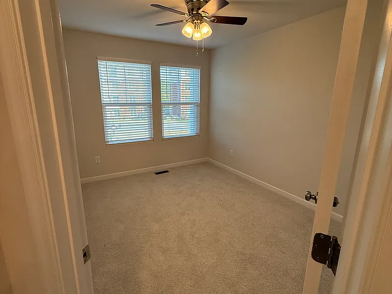 7304 Hancock Crest Pl — Photo 11