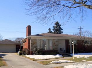 23312 Middlesex St, Saint Clair Shores, MI 48080