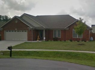 205 Carolyn Ct, Radcliff, KY 40160