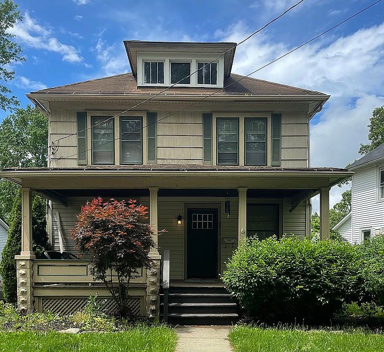 1st image of 35 1st Ave