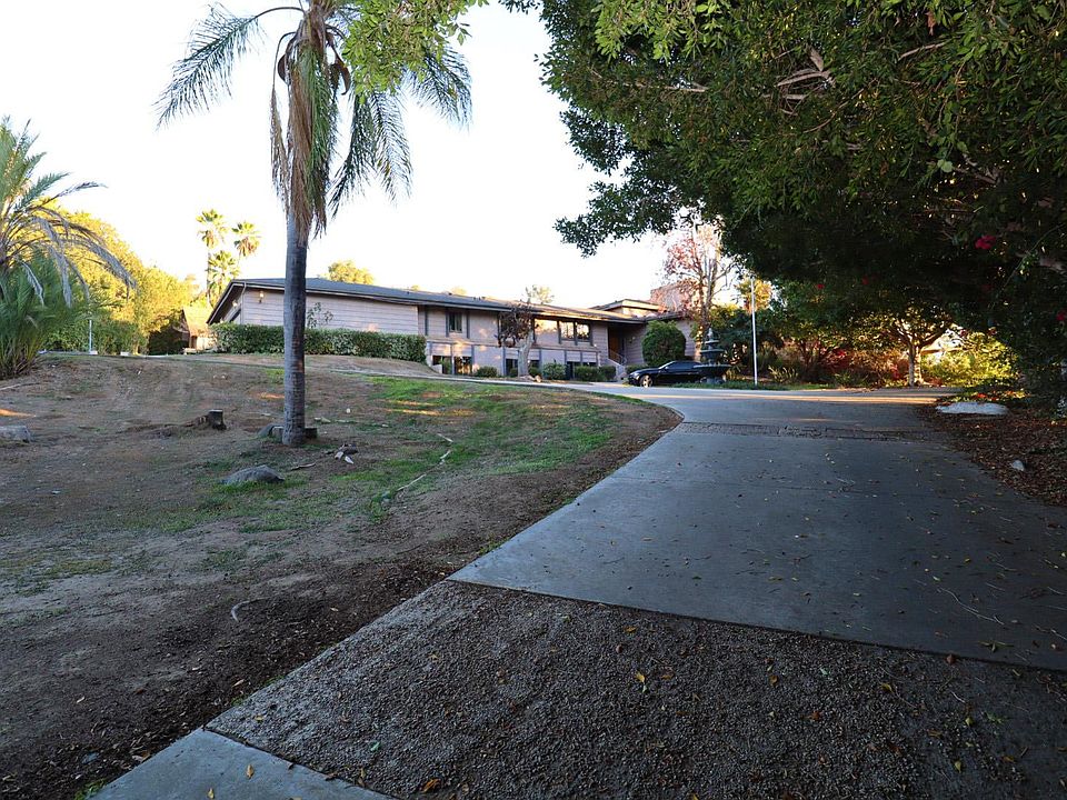 1st image of 2341 Castlegate Ln