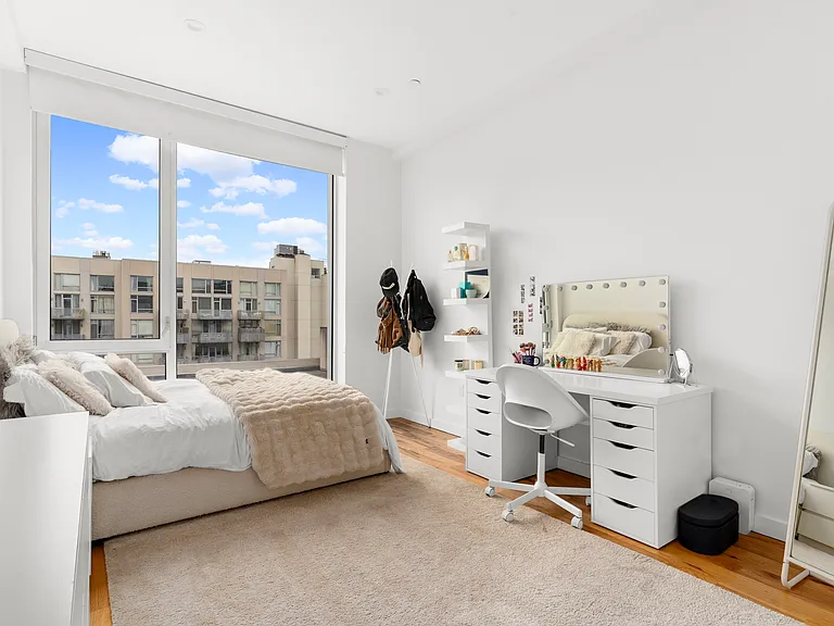 202 N 10th St #3 — Photo 8