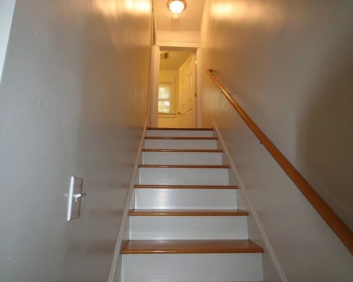 1409 Clarendon St #A — Photo 6