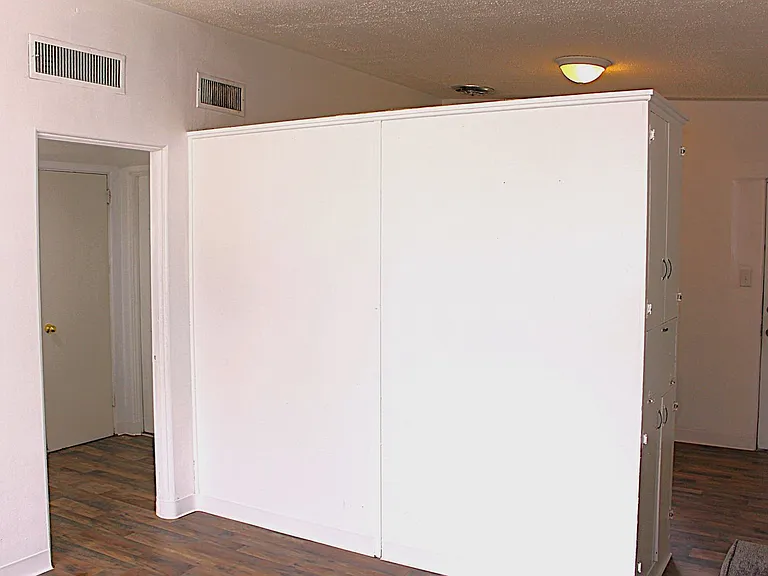 920 Hacienda Ct — Photo 8