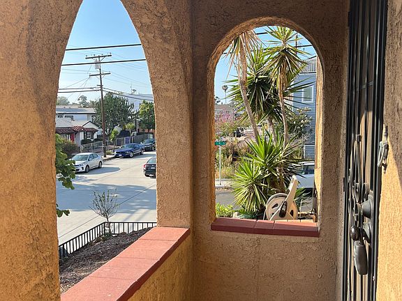4th image of 853 27th St
