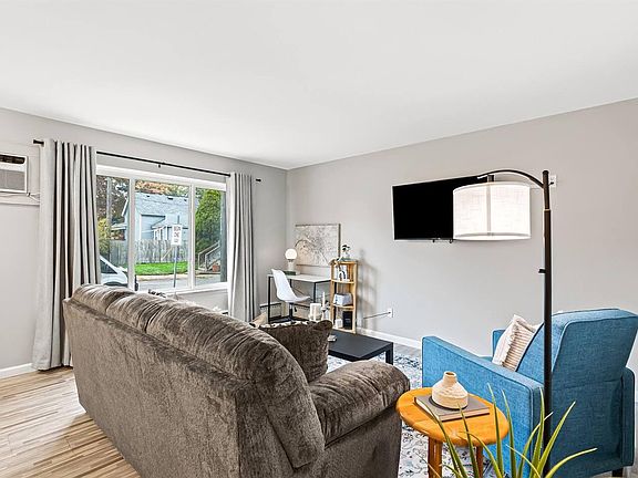 2nd image of 51 Hollywood Ct #Id1032304p