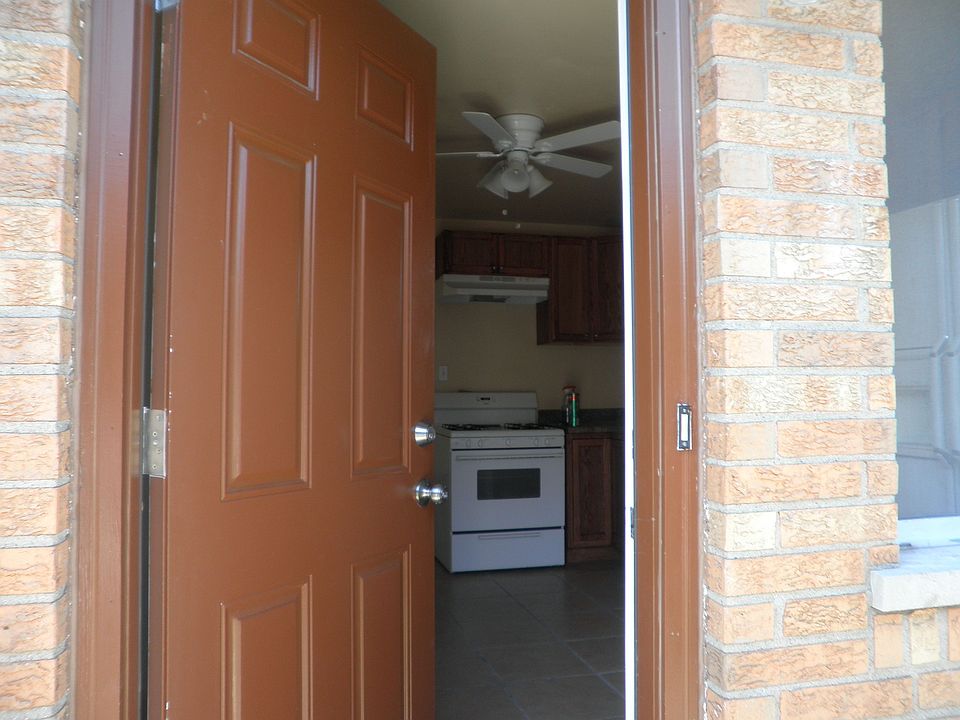 1st image of 386 Greenbay Ave