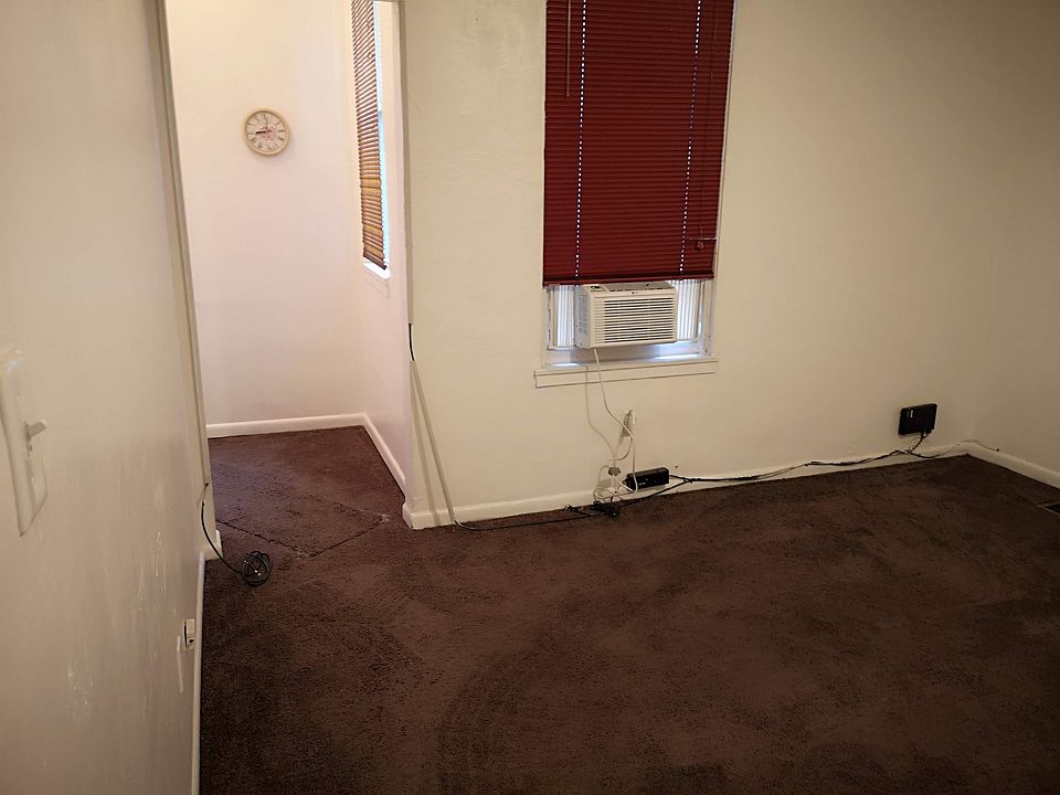 Living room pic 2