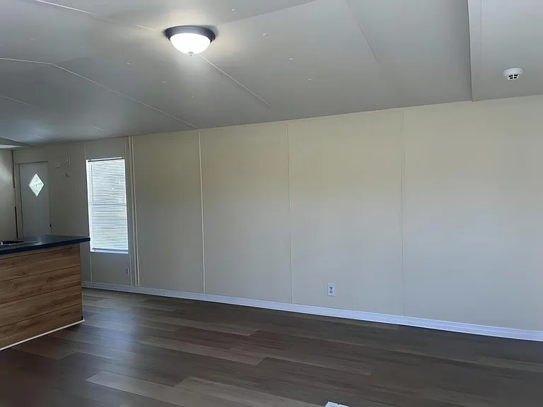 6610 Limerick Ave — Photo 2