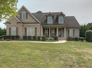 30 Twelve Oaks Dr, Rock Spring, GA 30739