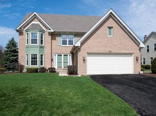 1015 E Amberwood Cir, Naperville, IL