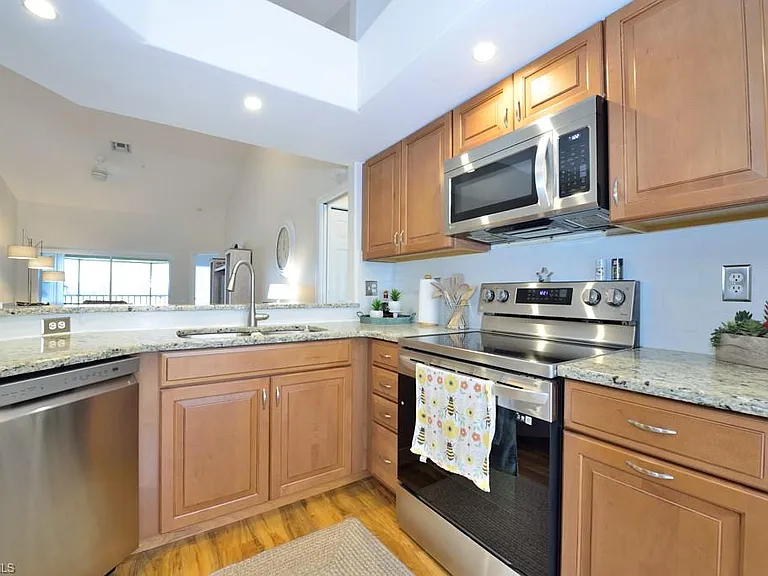 13050 Amberley Ct #708 — Photo 12
