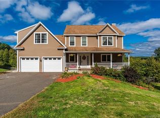 460 Skokorat Rd, Beacon Falls, CT 06403