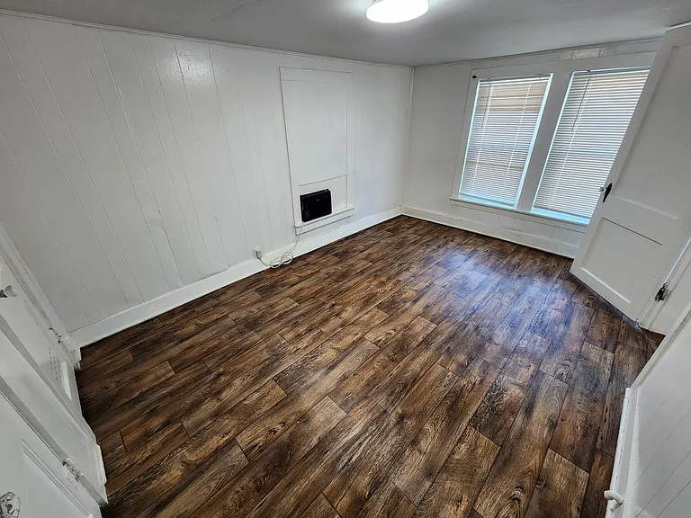 315 S Stonewall St — Photo 2