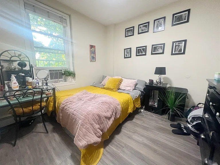 122 London St #2 — Photo 1