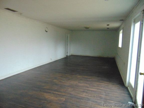 5th image of 211 Lawn Court