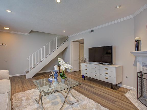 5th image of 1031 Clyde Ave APT 403
