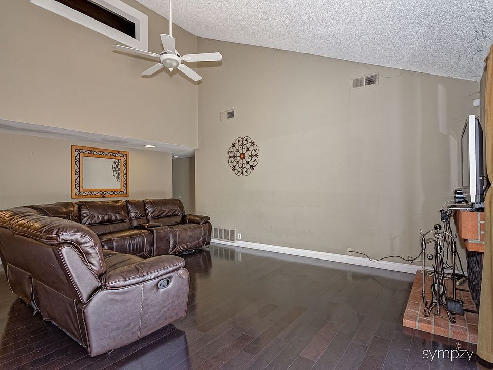 2nd image of 3111 Casa Bonita Dr