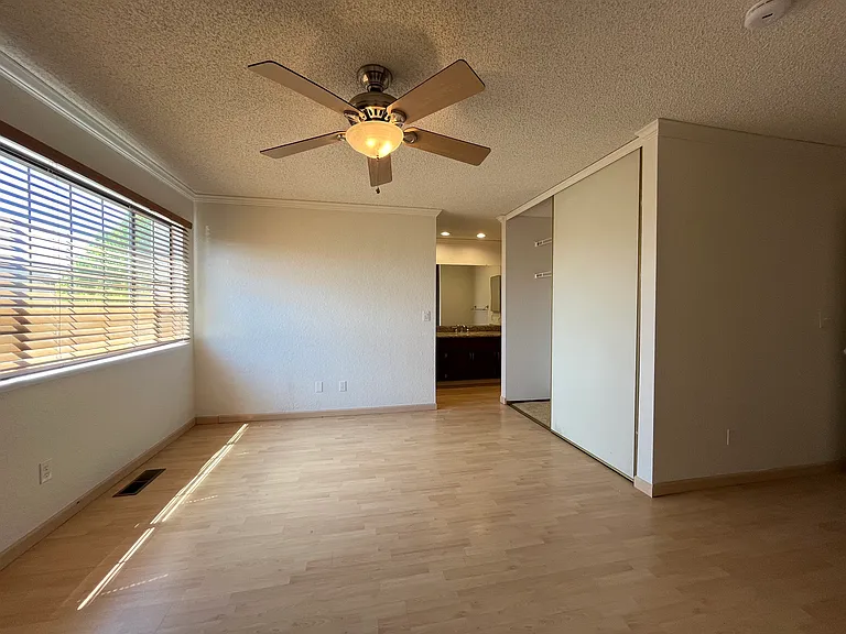 270 Riverview Dr — Photo 12