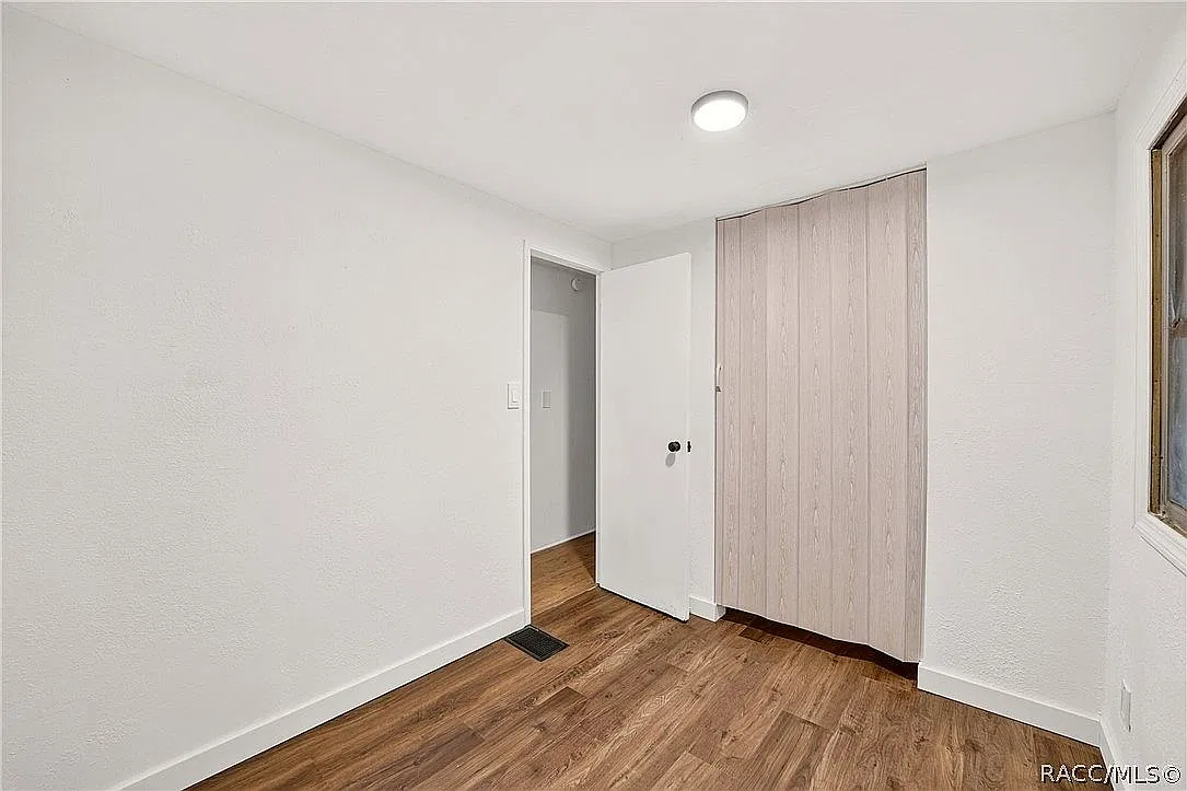 3 bed, 916 sqft, $1,250 — Photo 2