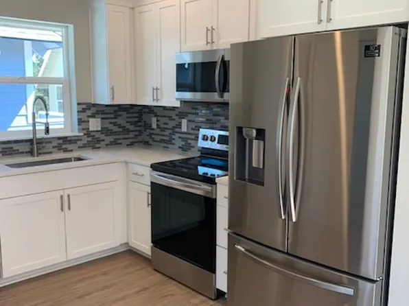 744 NW Ogden Ave Unit 2, Bend, OR 97703